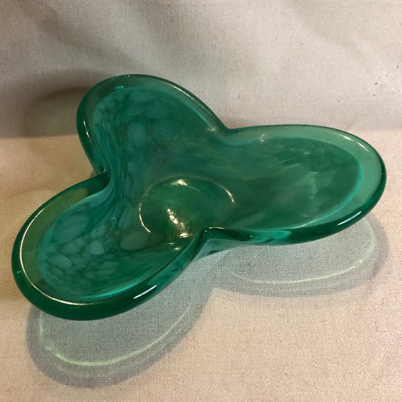MCM Green Clover Shaped Hand Blown Art Glass Bowl - Picture 1 of 9